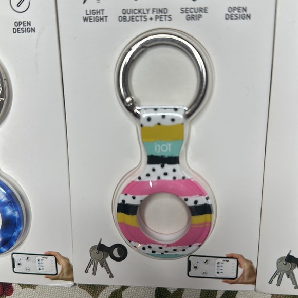 🆕lot of 3 iJOY Fashion Apple Airtag Keychain Silicone - Picture 3 of 4